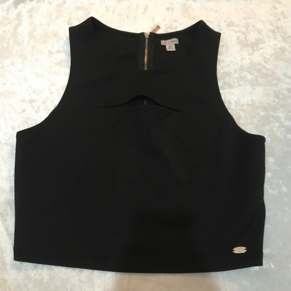 🆕 Guess chest  cut out crop top M
